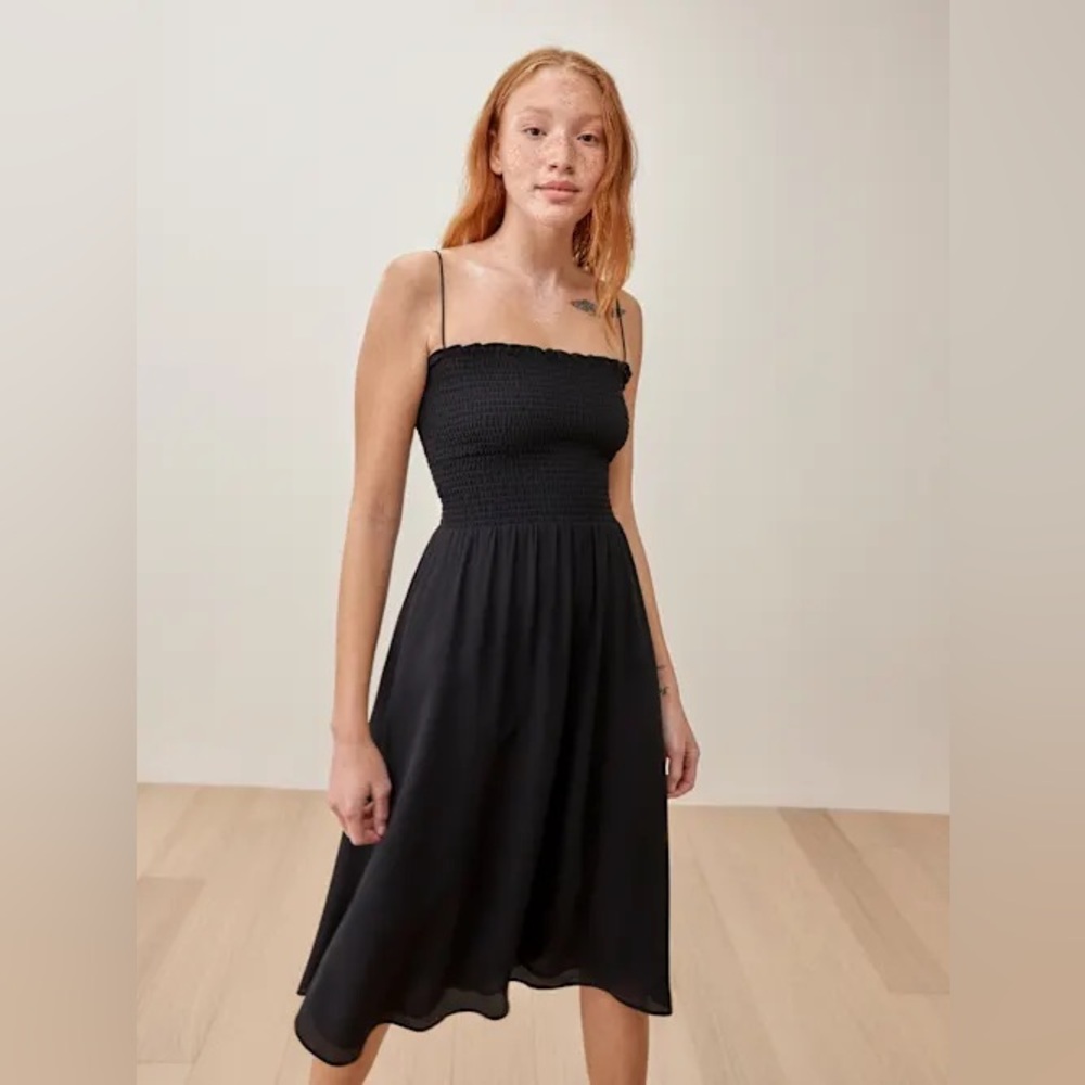 reformation sable midi dress - black, rare - size medium - smocked bodice
